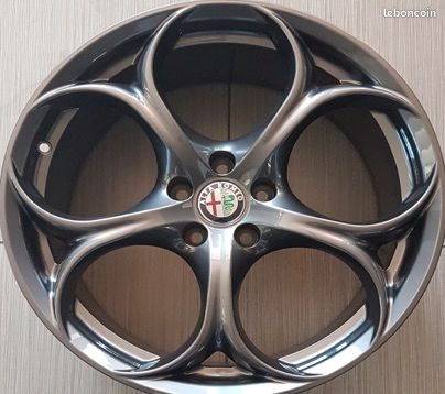 4 jantes Ant 19' 5x110 Giulietta + pneus pack 235 AVANT ET 255 ARRIERE EN BERLIN TYRES SPORT 8x19"