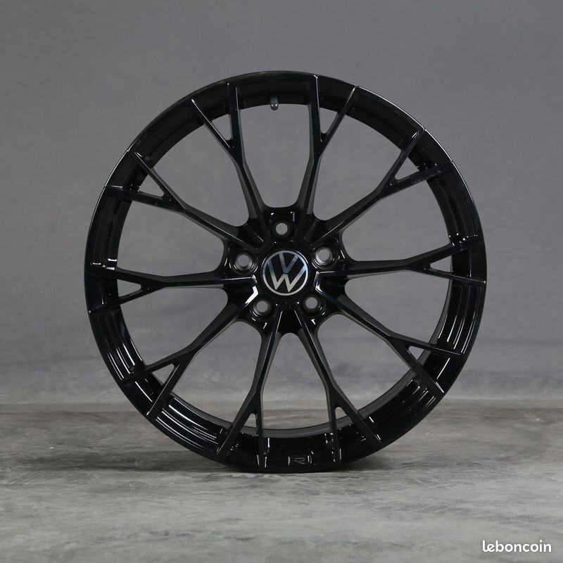 jante neuve type R Sport Black gloss 19'. 5x112 pour VW 8x19"